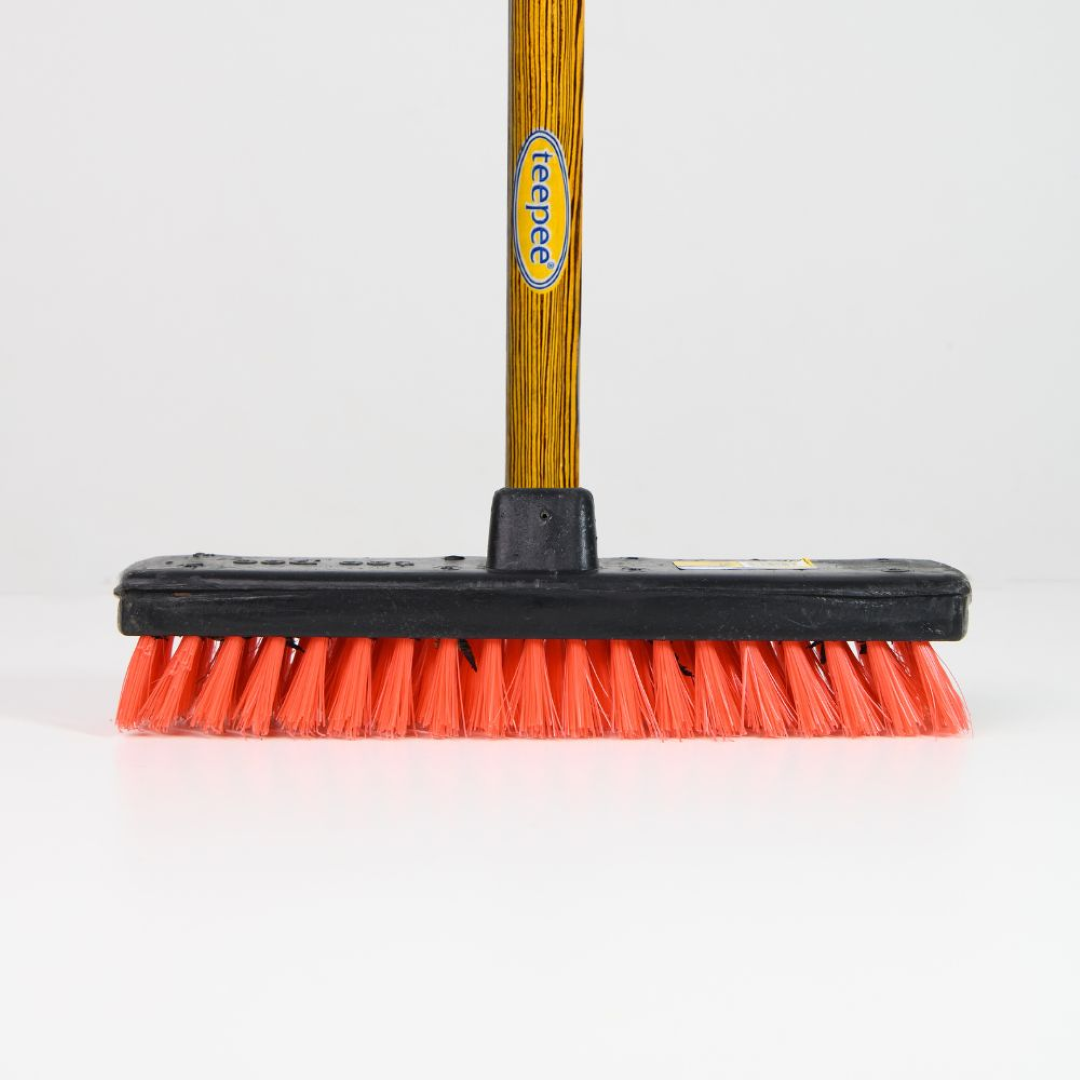 TEEPEE DECK SCRUBBER W/HANDLE A6